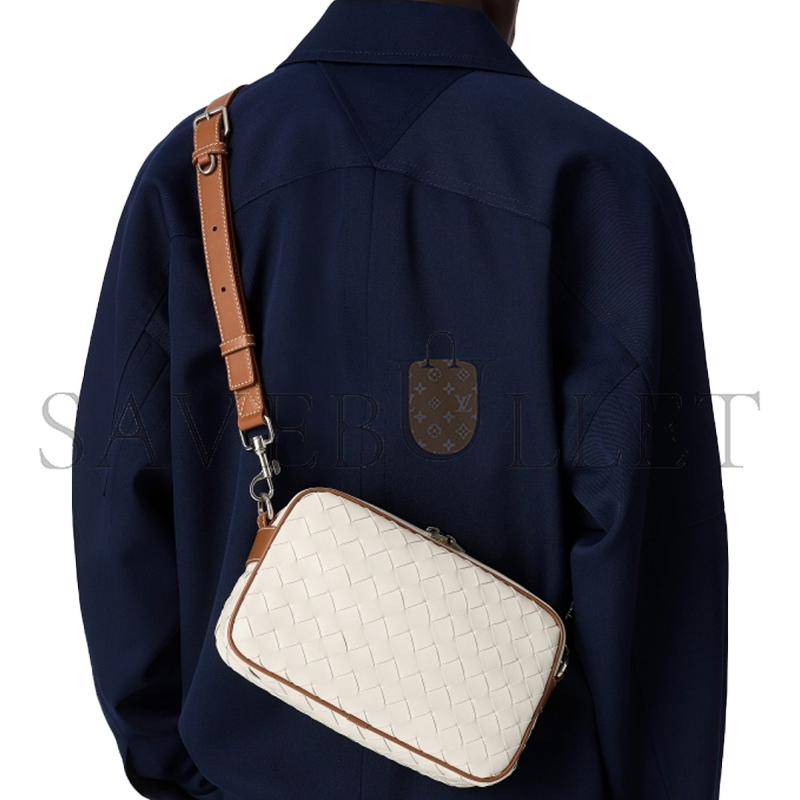 BOTTEGA VENETA SMALL INTRECCIATO CAMERA BAG 755923 (24.5*15*6cm)